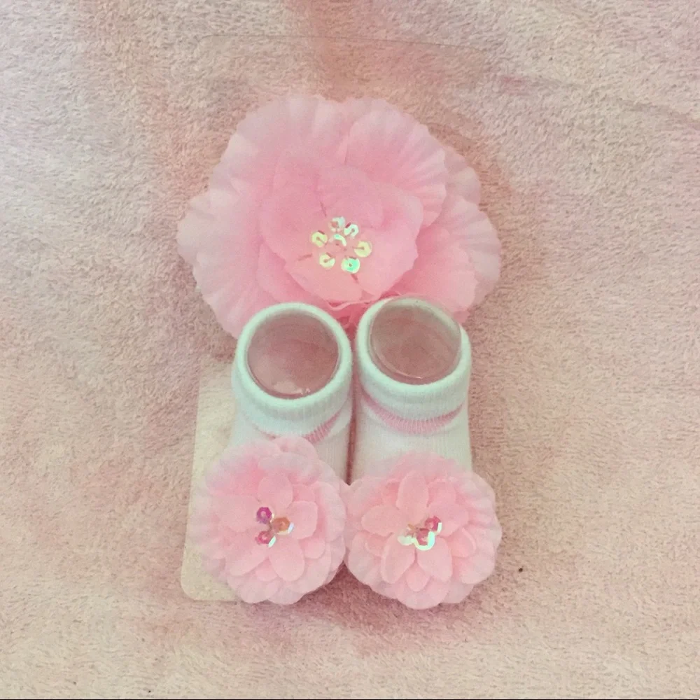 Girls Bow & Sock Set 0-12 Months‎
